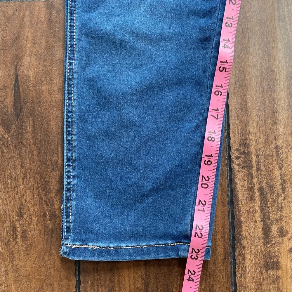 R Jeans Signature Soft High Rise Skinny Capri - Picture 6 of 6
